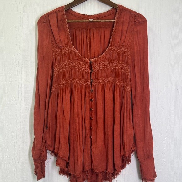Free People - Blue Bird Boho Lightweight Button Down  Raw Edge blouse Size S - Picture 8 of 12